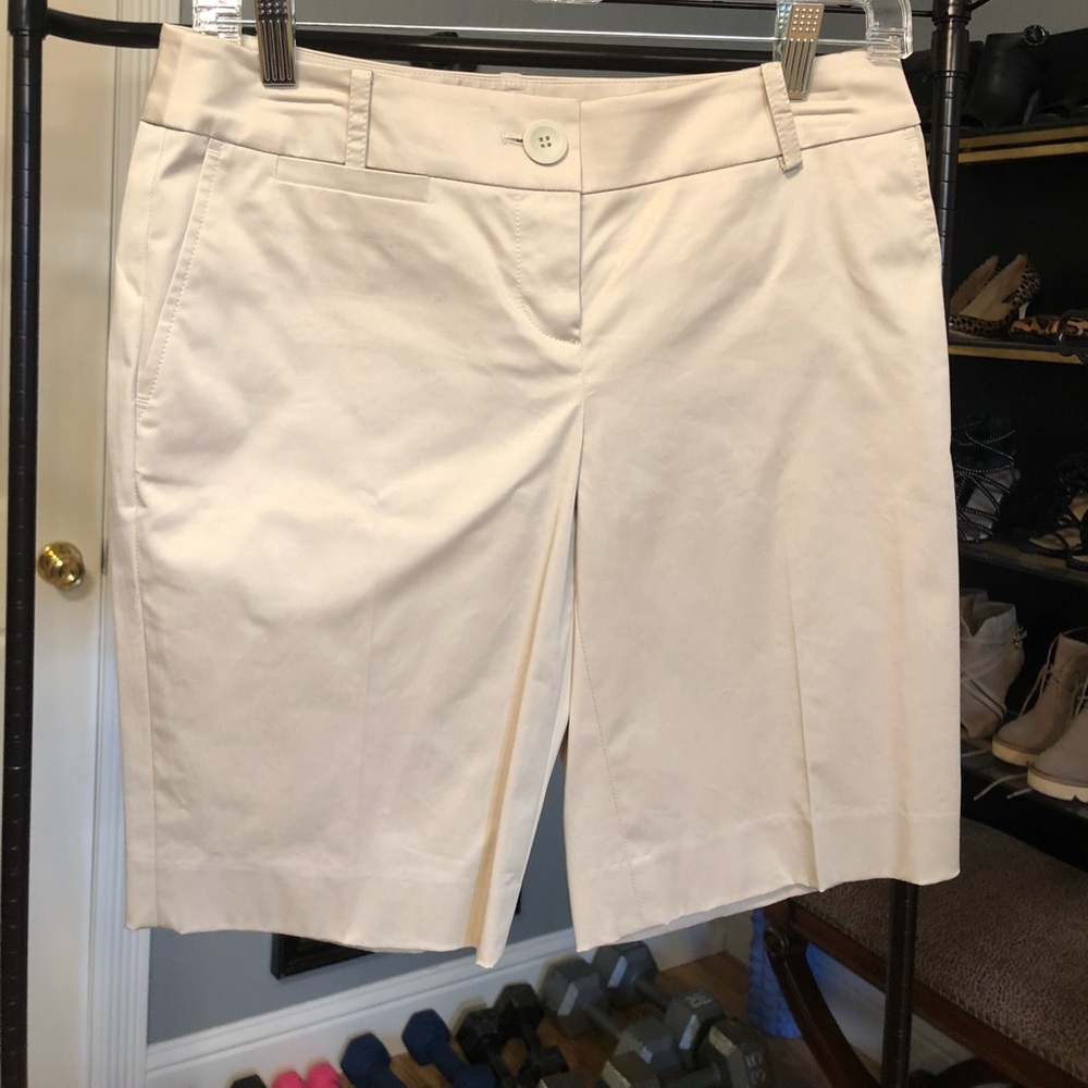 Loft kaki shorts